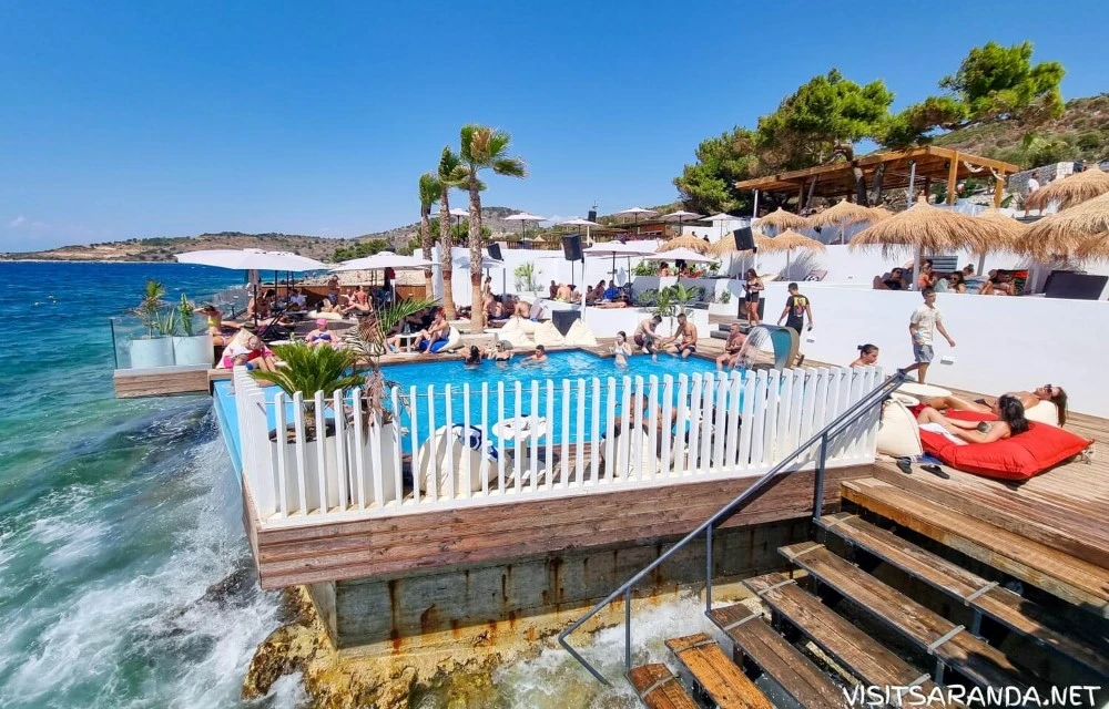 Molino Beach in Nuha  Pictures